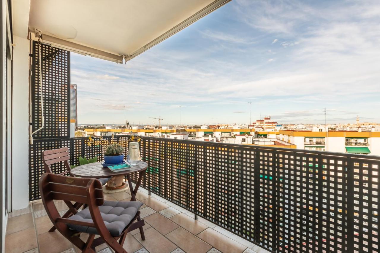 Apartamento Desde El Cielo De Triana Apartment Seville Luaran gambar
